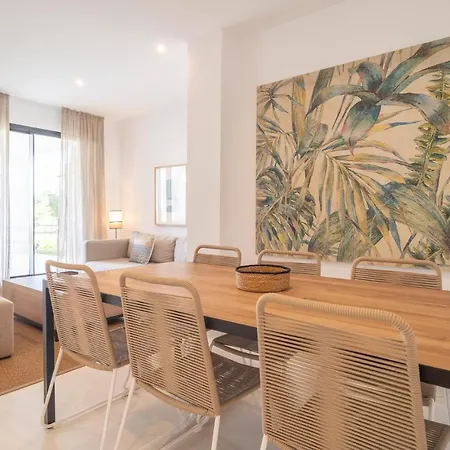 Stunning In With 2 Bedrooms, Wifi And Swimming Pool 에스테포나